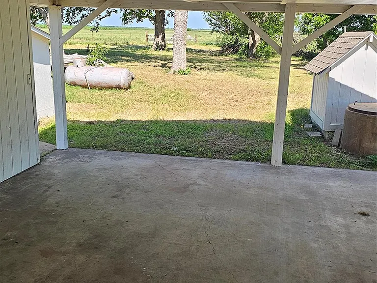 5081 FM 973 — Photo 8
