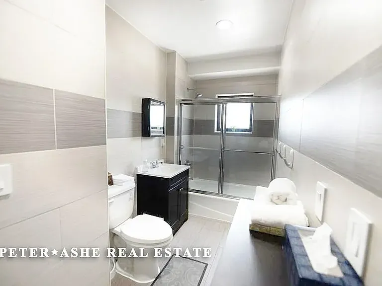 203 E 121st St #1003 — Photo 4