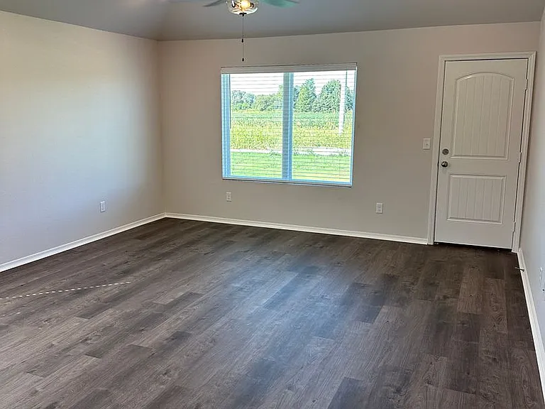 5803 Boone St — Photo 9