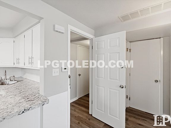 5th image of 3145 Sherbrooke Rd