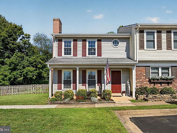2nd image of 446 Ridge Ct