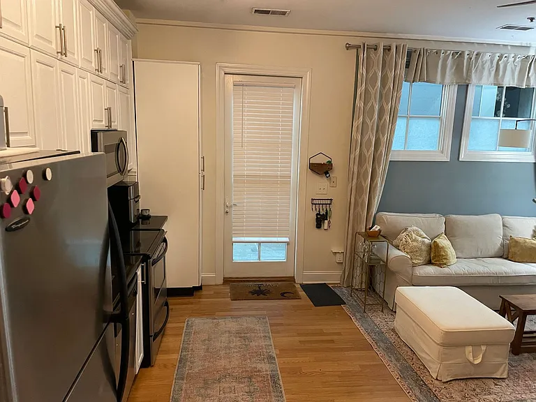 348 King St #H — Photo 10
