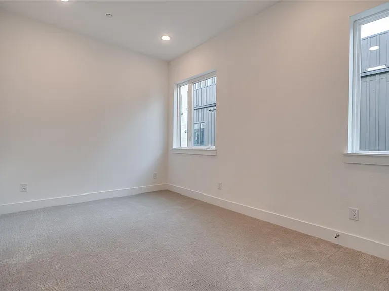 1904 Kearney Ct — Photo 19