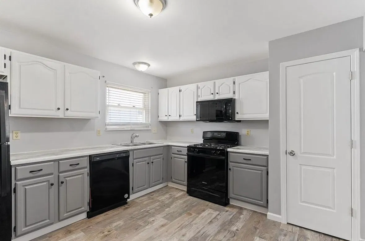 3 bed, 1416 sqft, $2,450 — Photo 3