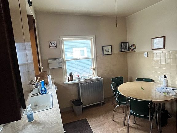 4th image of 3201 Altoona Rd