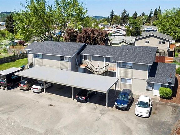 3rd image of 245 15th St SE #3