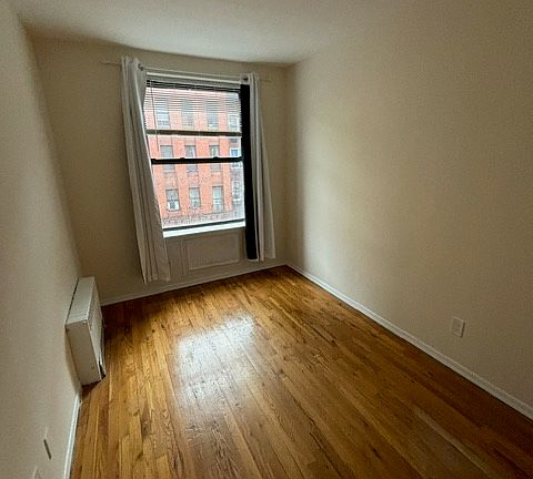 3rd image of 155 E 30th St APT 4c