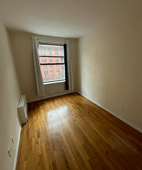 155 E 30th St #4C — Photo 3