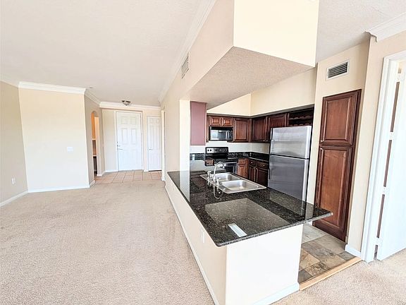 2nd image of 7575 Kirby Dr APT 1406