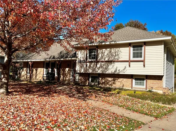 1612 NE Rosewood Dr, Gladstone, MO 64118