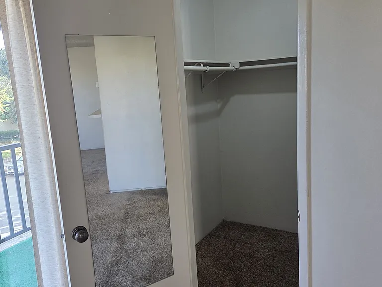Red Lion Apartments — Photo 8