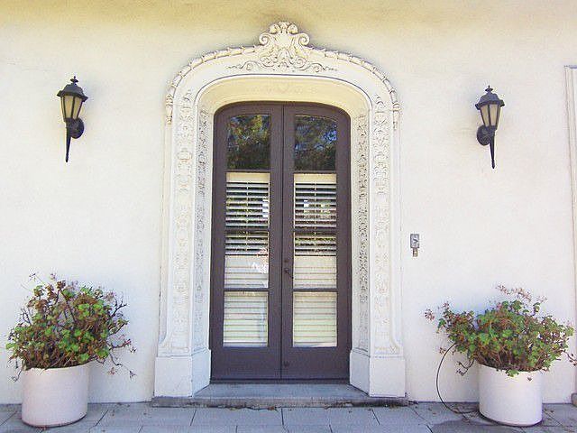 2nd image of 310 Linda Vista Ave