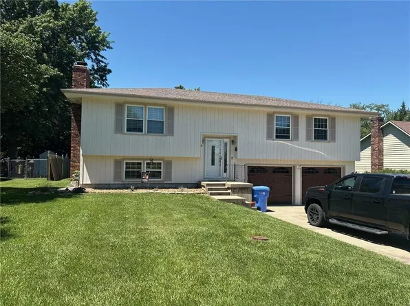 1178 S Delaware Dr, Tonganoxie, KS 66086