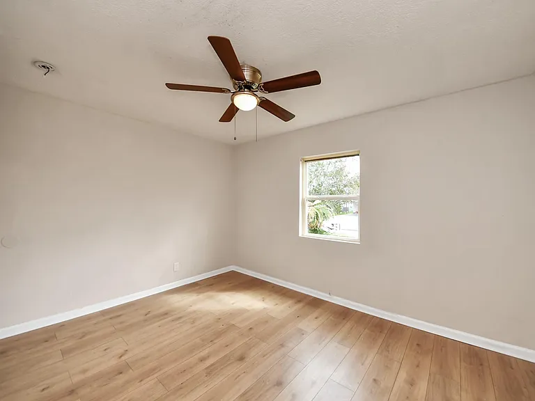 10506 Sierra Dr — Photo 21