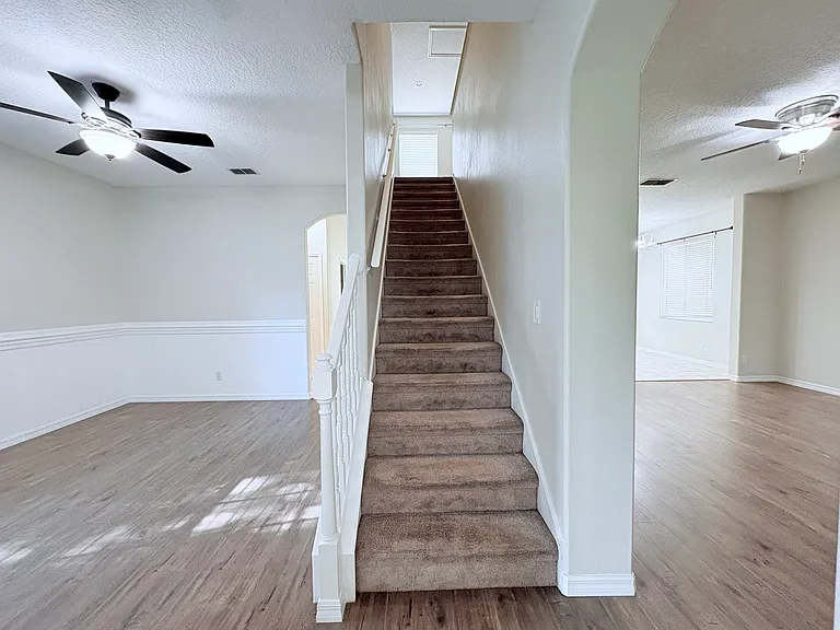 4616 Riverton Dr — Photo 8