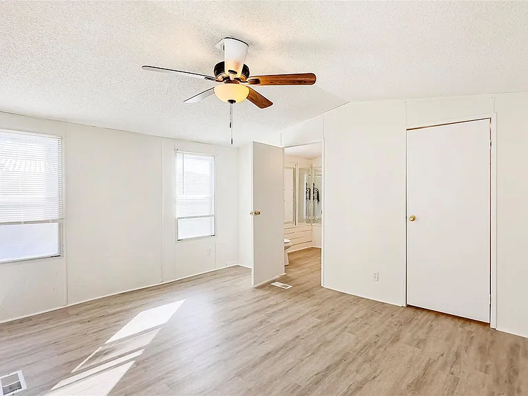 1202 US Highway 190 E #17 — Photo 14