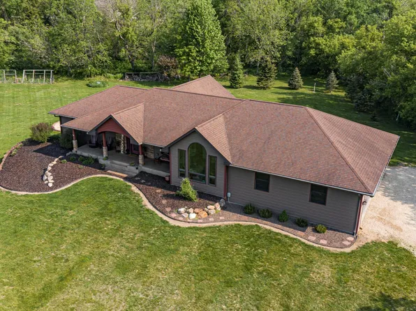 12124 Whitewater Dr, Altura, MN 55910