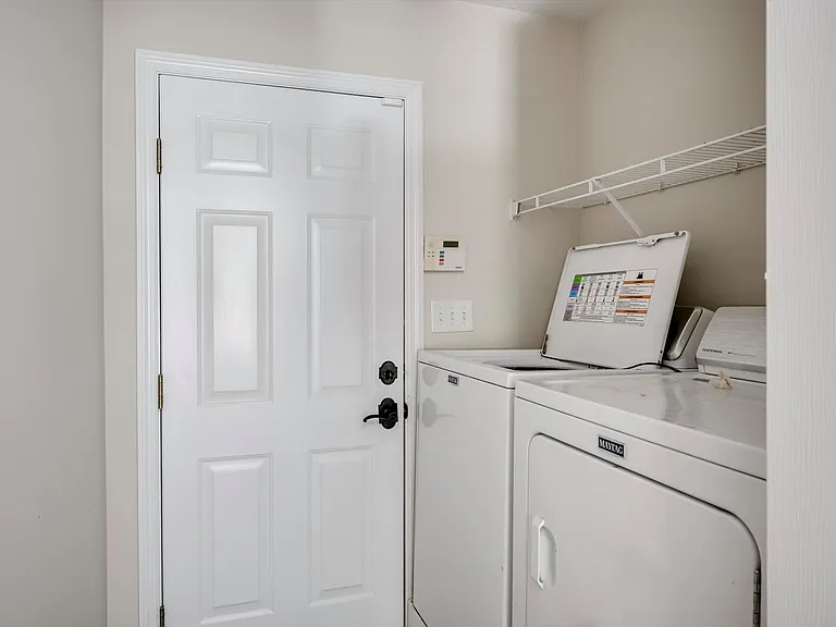 4557 Country Glen Cir — Photo 16