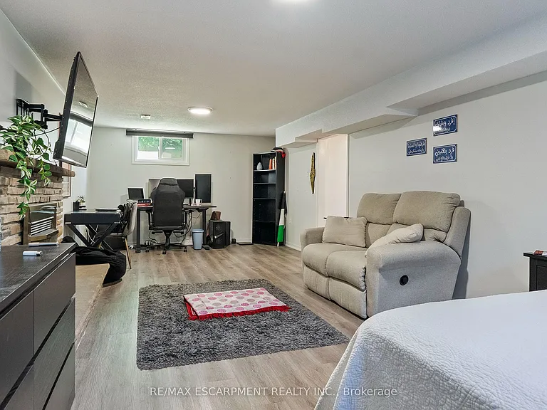 2506 Yarmouth Cres — Photo 30