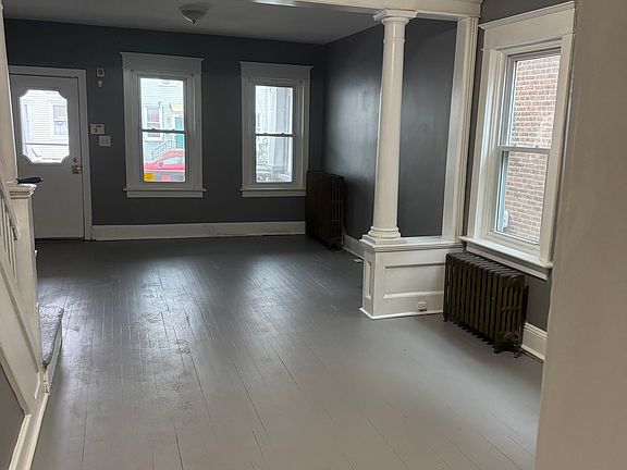 2nd image of 425 Genesee St