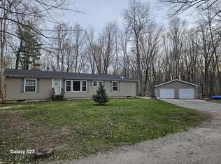 1075 N Seven Mile Rd, Sanford, MI 48657