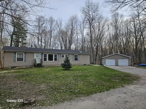 1075 N Seven Mile Rd, Sanford, MI 48657