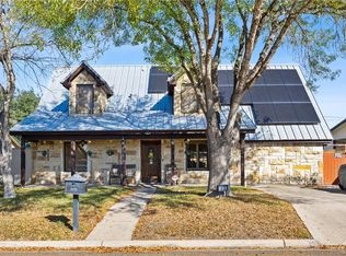 1811 Victoria St, Mission, TX 78572