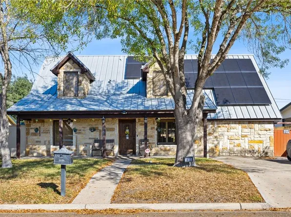 1811 Victoria St, Mission, TX 78572