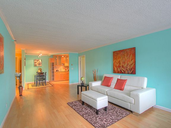 2nd image of 240 N Bayshore Blvd APT 113