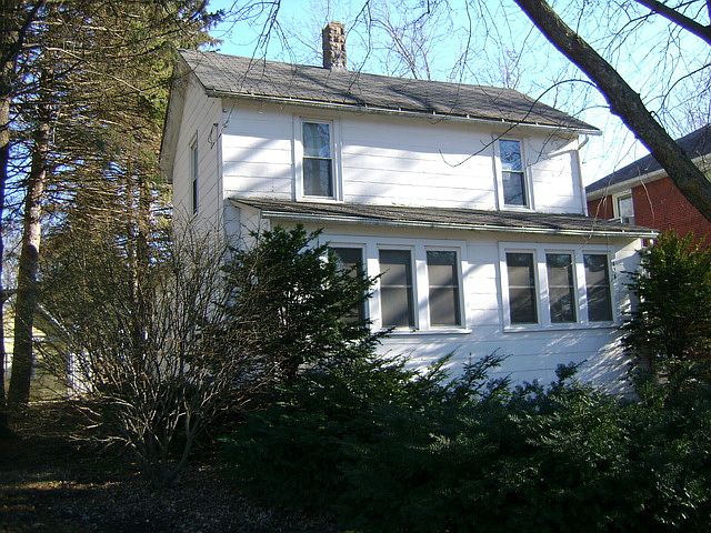 2nd image of 424 N 5th St