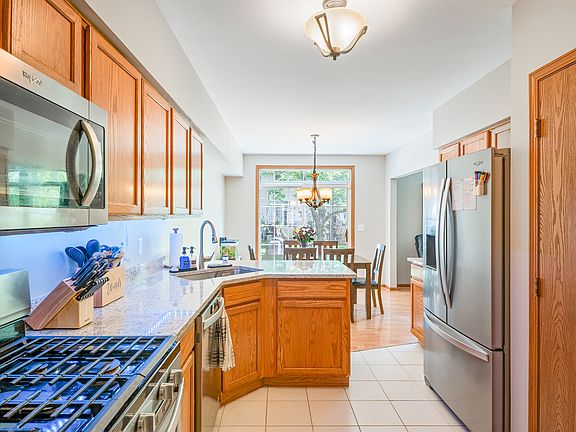 4th image of 16017 W Iroquois Dr