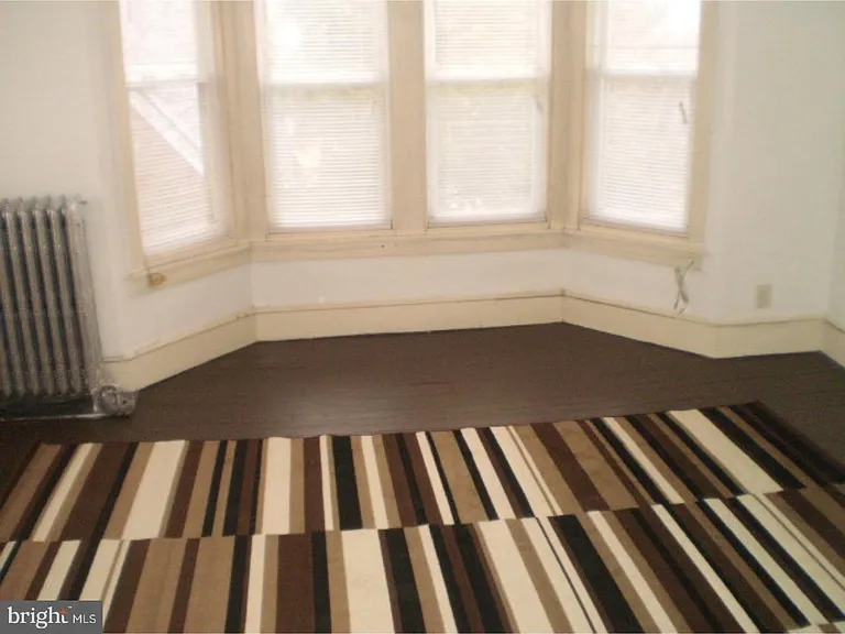 3505 Saint Lawrence Ave #1 — Photo 2