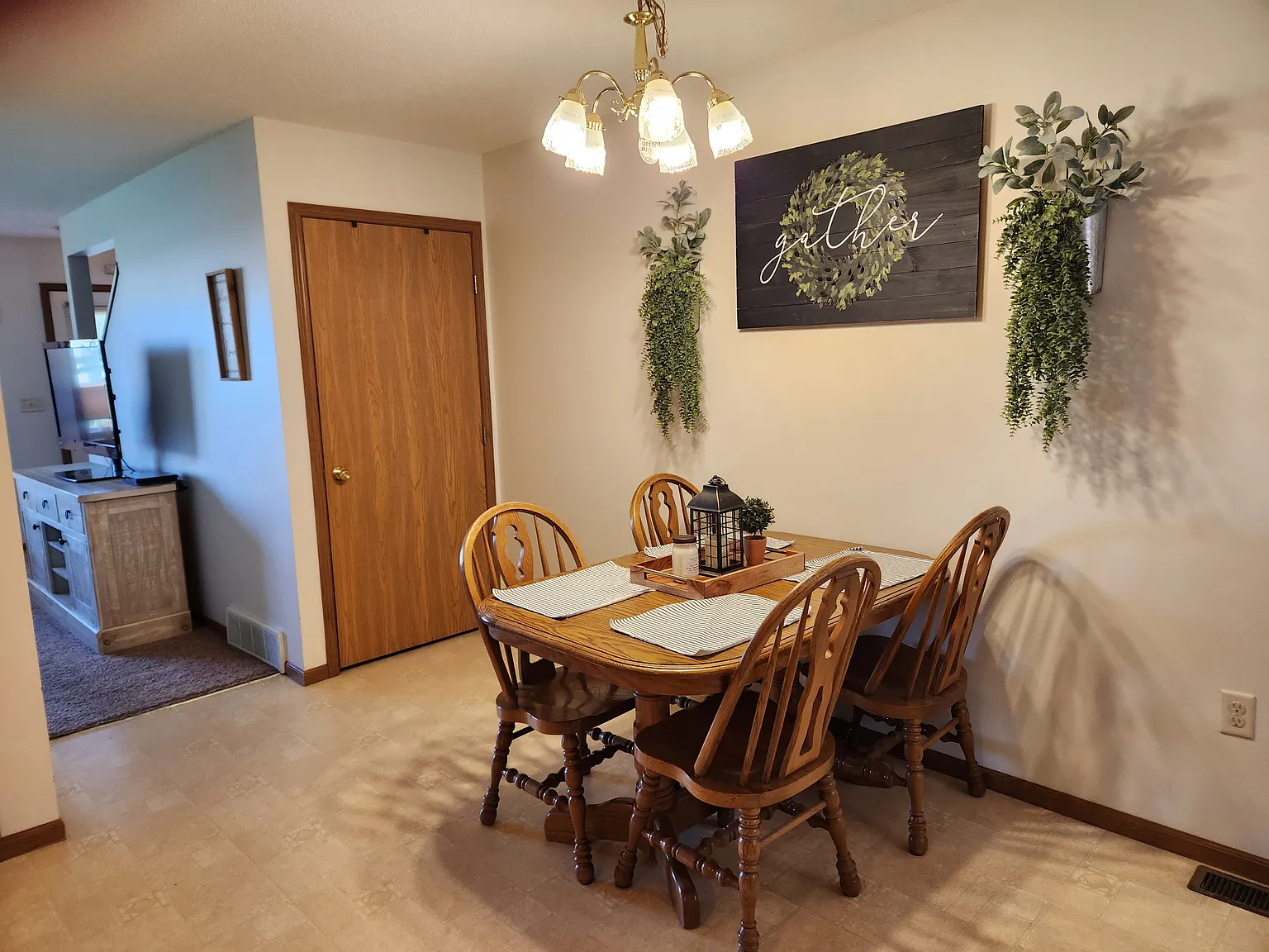 2 bed, 1.5 bath, $1,200 — Photo 4