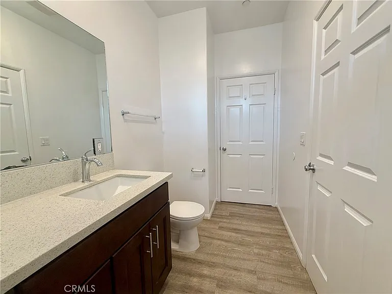 6624 Balboa Blvd #4 — Photo 22
