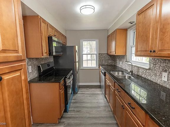 3rd image of 3987 Lancaster Rd