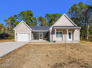 392 Crabapple Rd, Southport, NC 28461