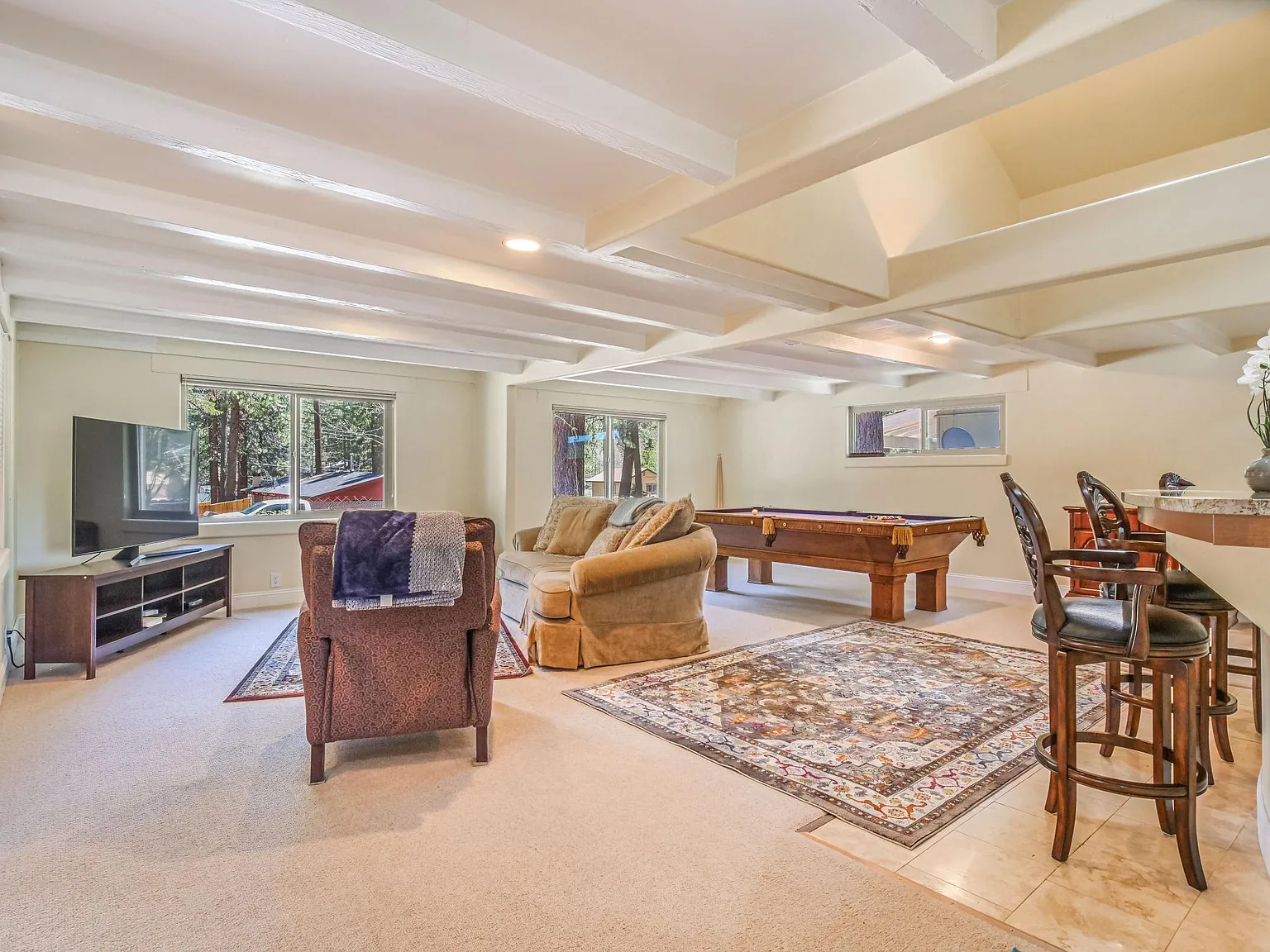 174 Pine Ridge Dr — Photo 2