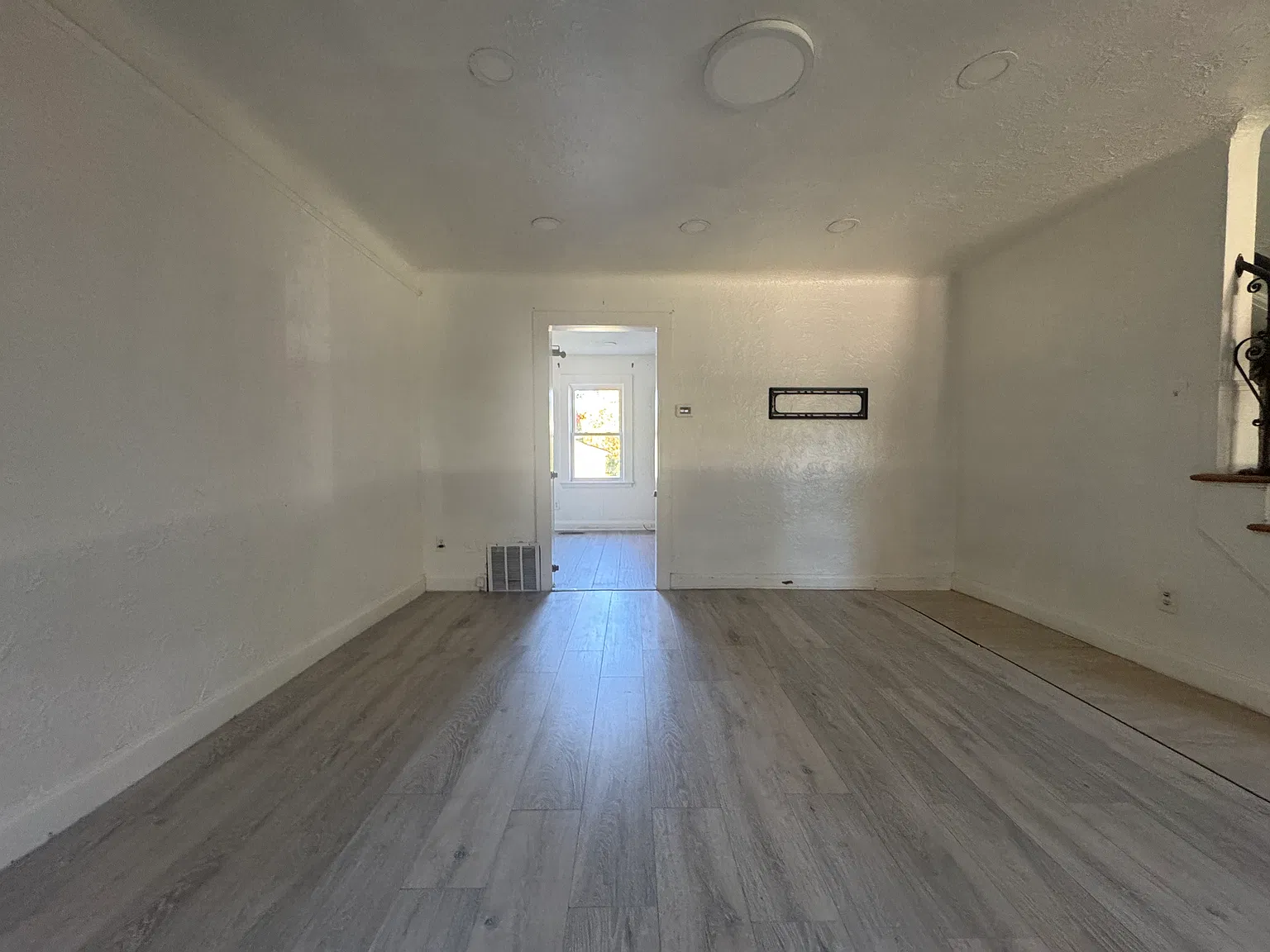 2 bed, 1500 sqft, $1,600 — Photo 3