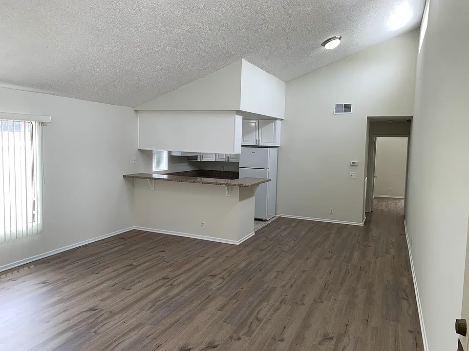 1939 Beloit Ave #204