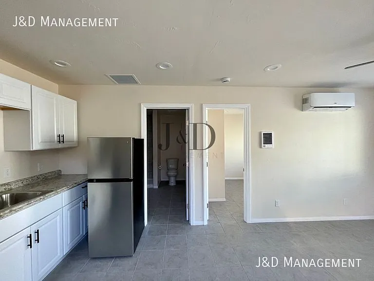 2252 Ocean View Blvd — Photo 4