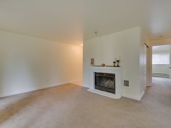 3rd image of 14106 NE 181st Pl APT F101