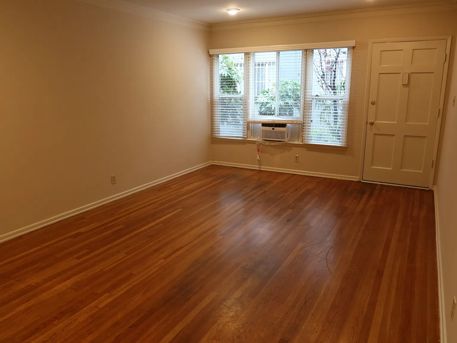 1 bed, 700 sqft, $2,250 — Photo 2