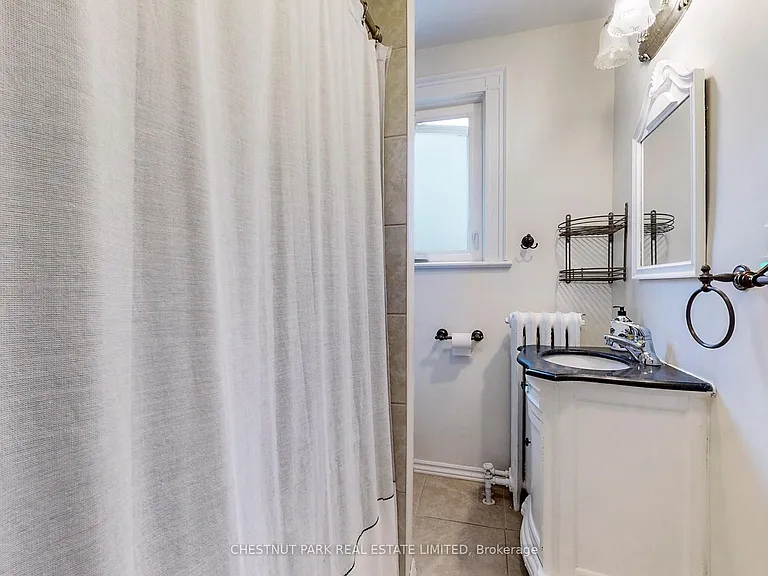 114 Colin Ave — Photo 36