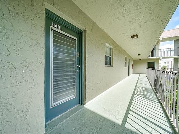5th image of 1820 N Lauderdale Avenue #3301