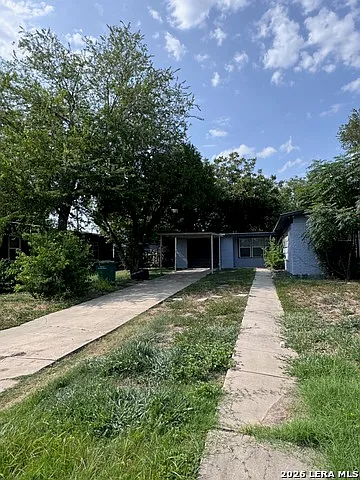 211 Cresham Dr — Photo 1
