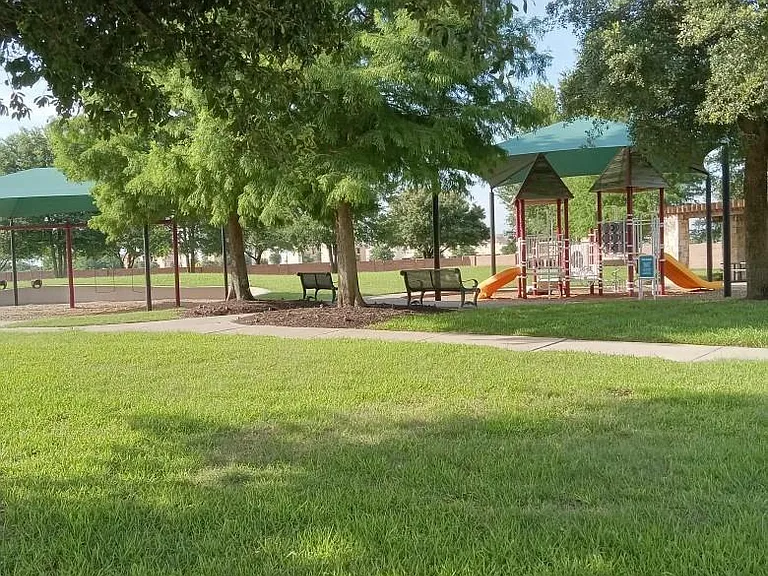 21502 Venture Park Dr — Photo 26
