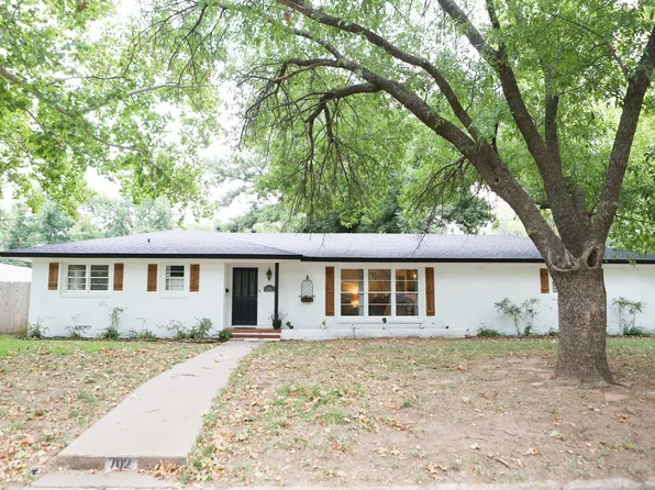 702 Maple St, Burkburnett, TX 76354