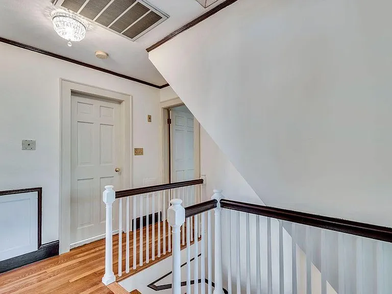 832 Chestnut St — Photo 18