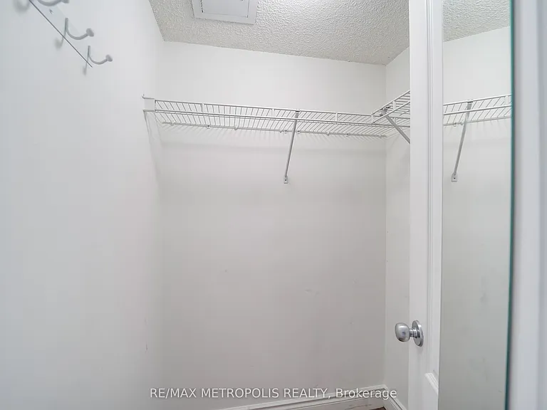 3 Rean Dr #Townhouse 13 — Photo 28