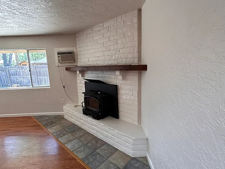 104 Durgin St — Photo 24